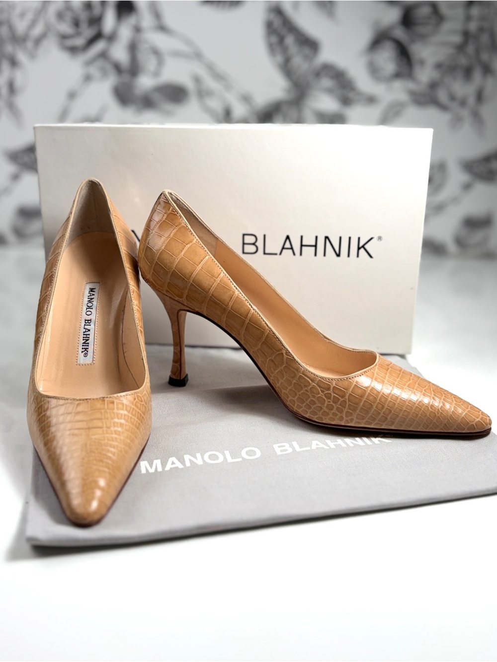 Manolo Blahnik Tan “Korsa” 90mm Leather Embossed Alligator Stiletto, Sz 35.5/5.5